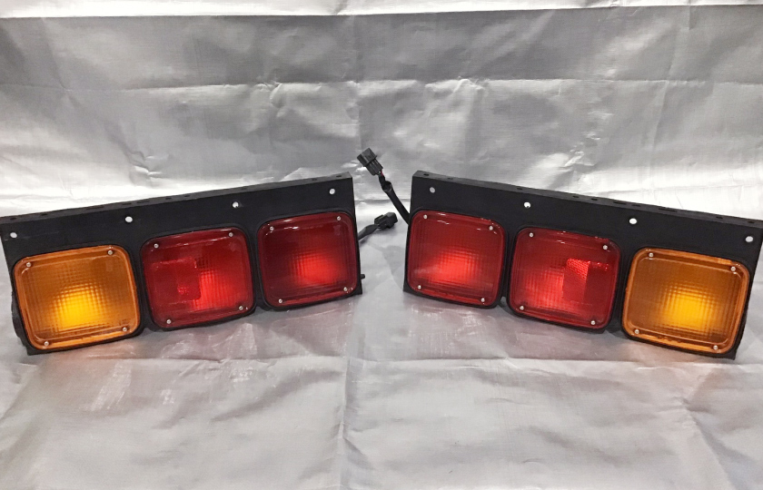 [写真]トラック部品販売