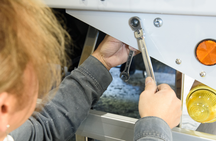 [写真]定期点検・整備